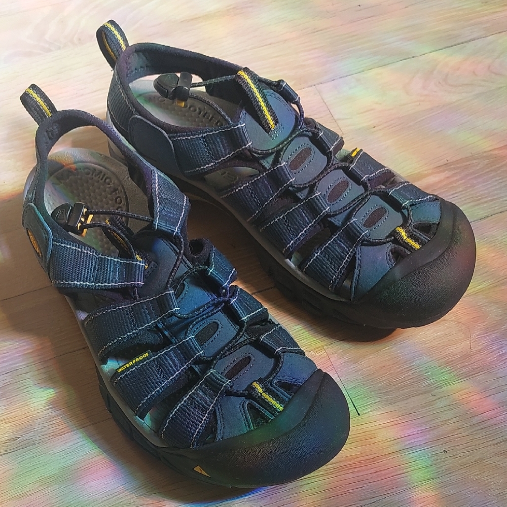 NEW Keen Newport H2 Sandals 10.5